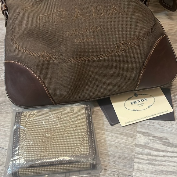 Prada Crossbody with authenticity card with wallet - Picture 3 of 4
